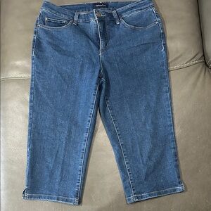 Charter Club Women's Blue Denim Cropped Jeans, size 6